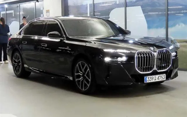 G70슈팅브레이크 중고차 7시리즈 (G70) 740i sDrive M 스포츠 매물 사진 1 - 2023/09 69,678km