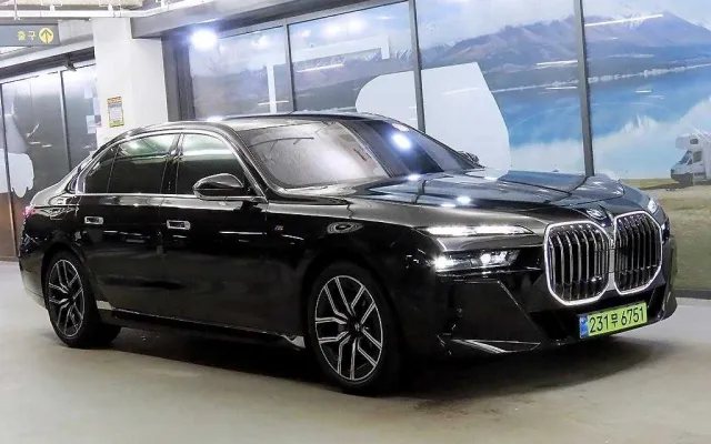 G70슈팅브레이크 중고차 7시리즈 (G70) 740d xDrive M 스포츠 매물 사진 20 - 2025/10 13,434km