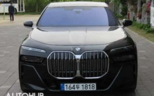 G70슈팅브레이크 중고차 7시리즈 (G70) 740i xDrive M 스포츠 매물 사진 3 - 2025/08 5,569km
